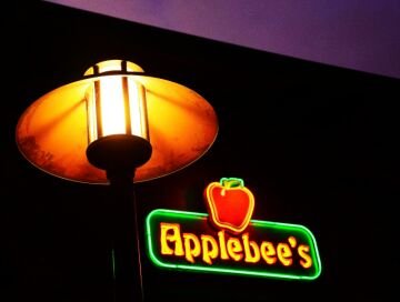 Applebees.jpg