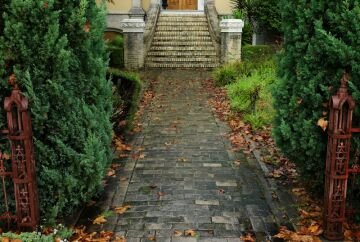 entrance.jpg
